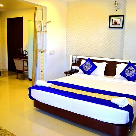 Hotel Landmark Bhubaneswar Buitenkant foto
